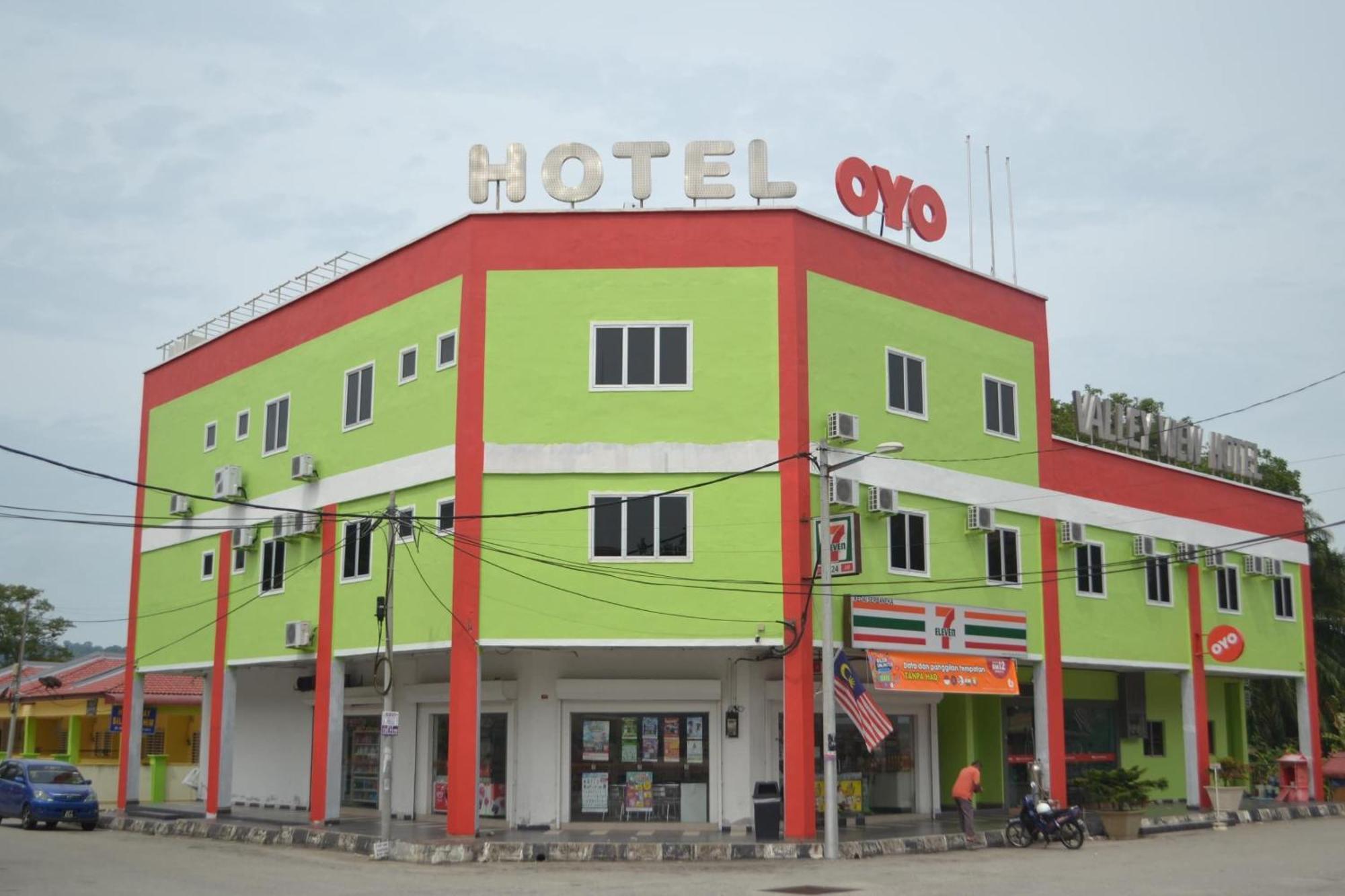 Valley View Hotel Lumut Bagian luar foto