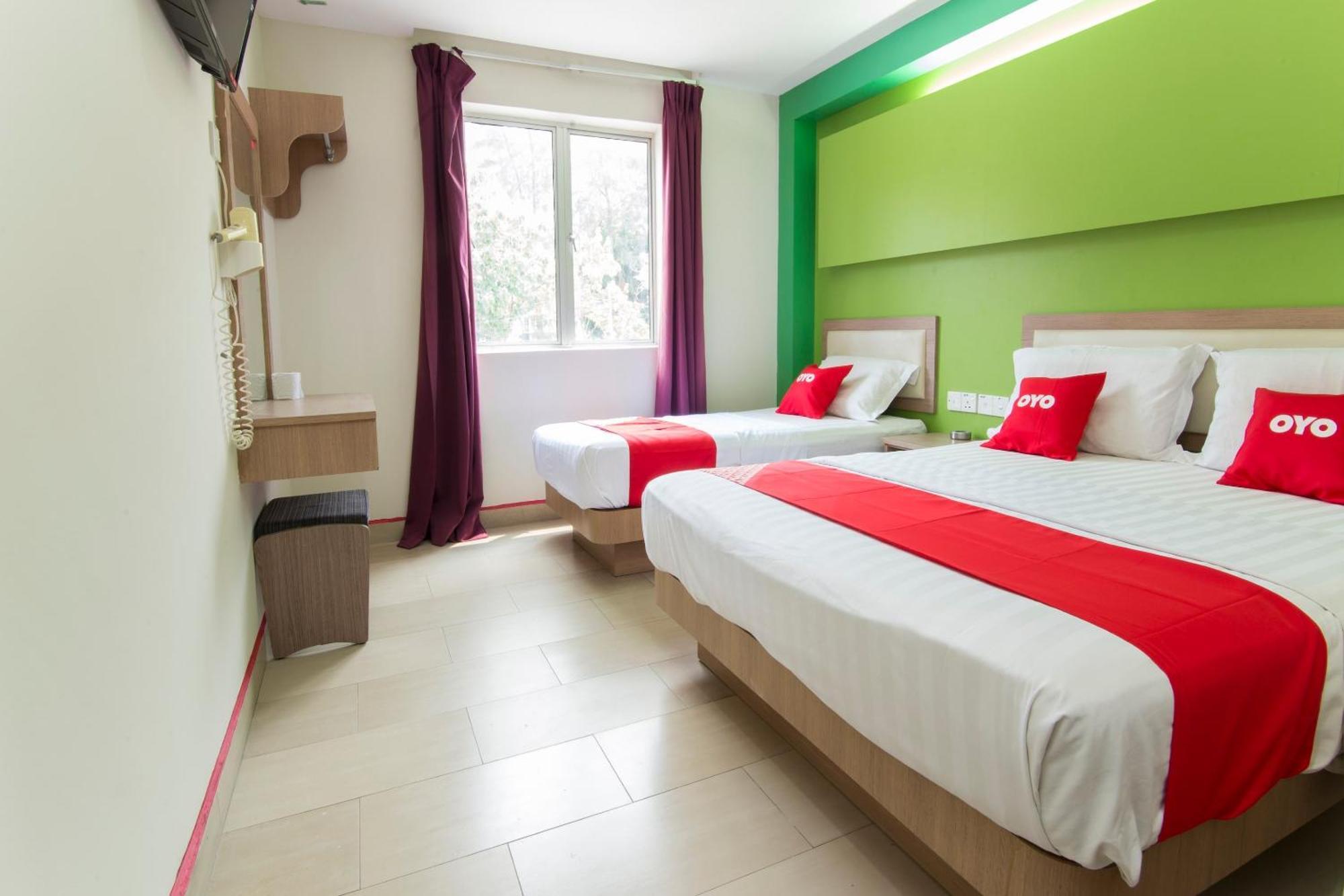 Valley View Hotel Lumut Bagian luar foto
