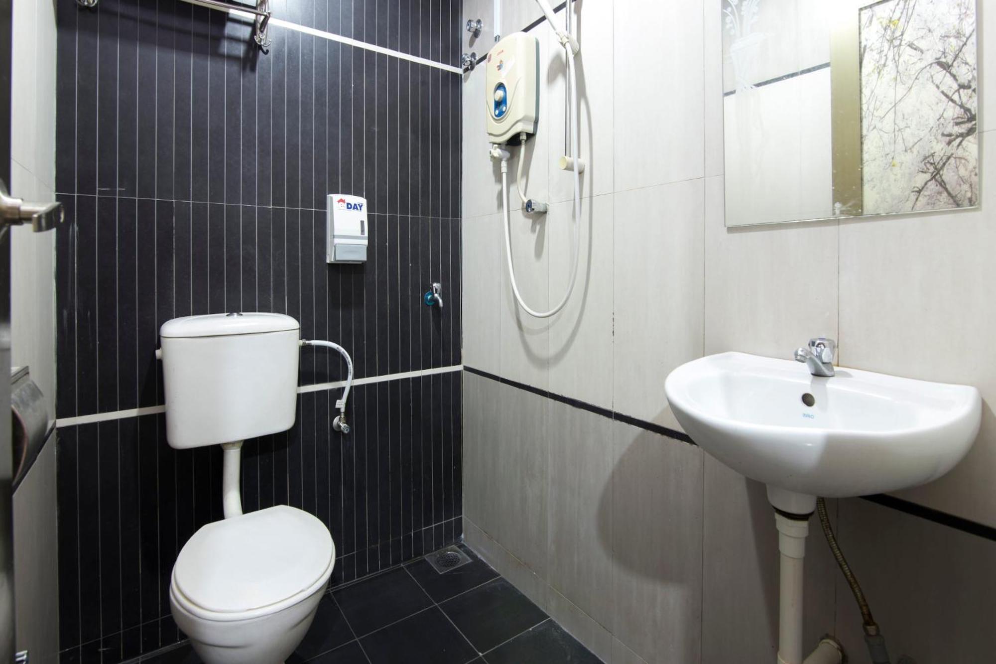Valley View Hotel Lumut Bagian luar foto